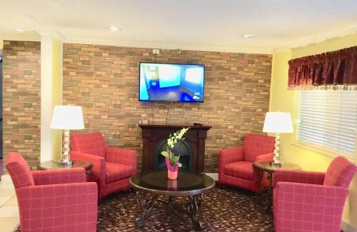 Lake Village Hotel | Days Inn by Wyndham Lake Village