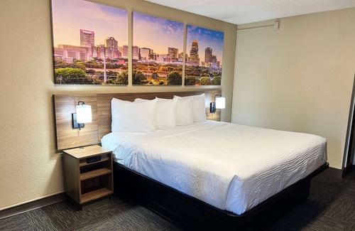 Monroe Hotel | Days Inn by Wyndham Monroe NC