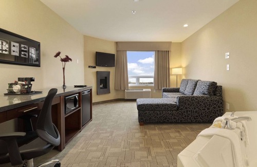 Regina Hotel | Days Inn by Wyndham Regina Airport West