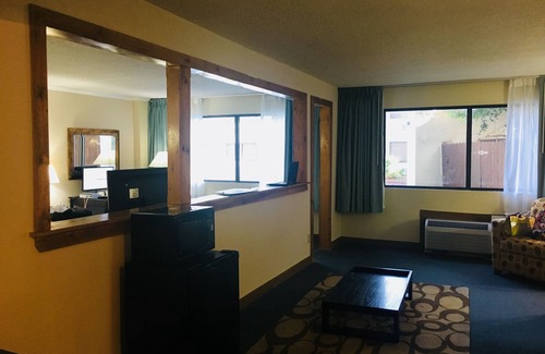 Sherman Hotel | Days Inn by Wyndham Sherman