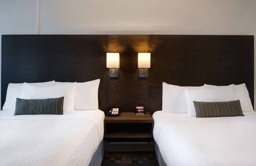 Sidney Hotel | Days Inn by Wyndham Victoria Airport Sidney