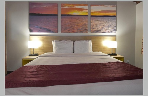 West Allis Hotel | Days Inn by Wyndham West Allis/Milwaukee