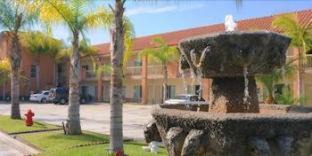 South Gate Hotel | Days Inn & Suites by Wyndham South Gate