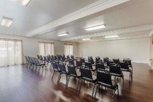 South Gate Hotel | Days Inn & Suites by Wyndham South Gate