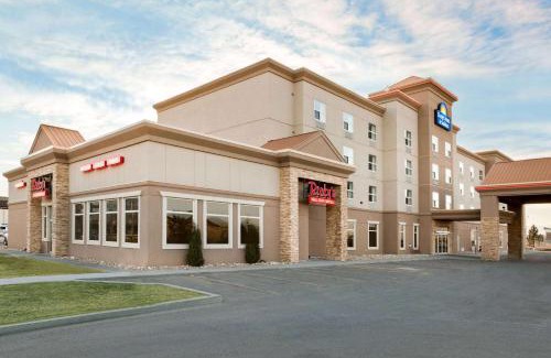 Leduc Hotel | Days Inn & Suites by Wyndham Edmonton Airport