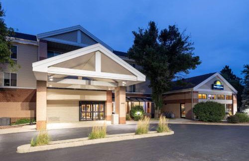 Monona Hotel | Days Inn & Suites by Wyndham Madison