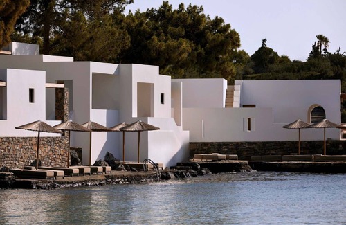Agios Nikolaos Villa | Dazzling Crete Hotel | Deluxe Bungalow | Modern Furnishing | Stunning Sea.