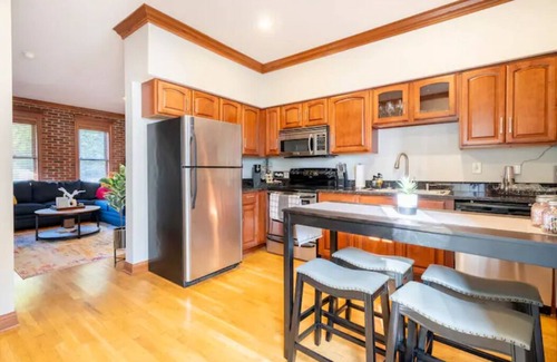 University District House | Dazzling Townhouse near OSU & Downtown Columbus