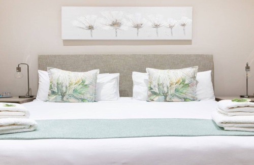 Oudtshoorn House | De Akker Guest-house - Self-catering Unit 7