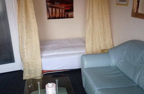 Halensee Apartment | Exceptional 2-room apartment Apartment in the City - West am Ku'damm with 2bathrooms and p