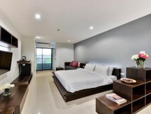 Nong Bon Hotel | De Botan Srinakarin Hotel & Residence