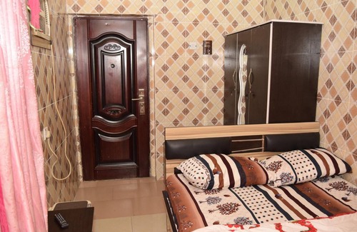 Port Harcourt Hotel | De'elites Pool Bar & Inn