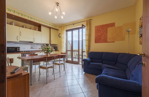 Sale Marasino Apartment | De Gasperi 14 - Two Bedroom Apartment, Sleeps 4