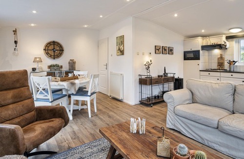 Goedereede Ski Chalet | De Goede Ree 14 spacious chalet near the Northsea
