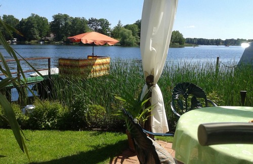 Zernsdorf House | Idyllic location directly on the lake (1.5m) with its own jetty & seating area 'on the water