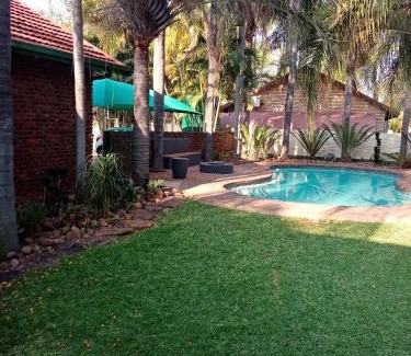 Lephalale House | De la Rose Guesthouse