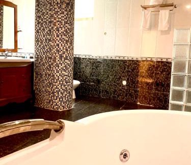 Kirkos Hotel | De Leopol Hotel