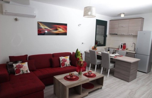 Karuc Apartment | De Lux apartment is on the first floor of Ema star apartments.