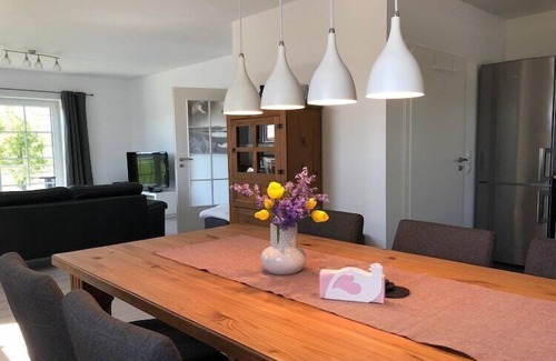 Dannau Apartment | FeWo Ostsee Nähe Weißenhäuser Strand mit Garten