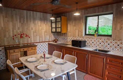 Pantai Villa | De Serenity - Exclusive Jungle Retreat