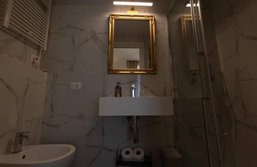 Esquilino Apartment | De Vince Suites Luxury Rooms King Executive