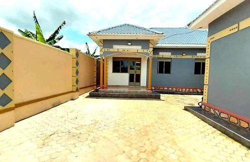 Jinja House | DE VIP GUEST HOUSE