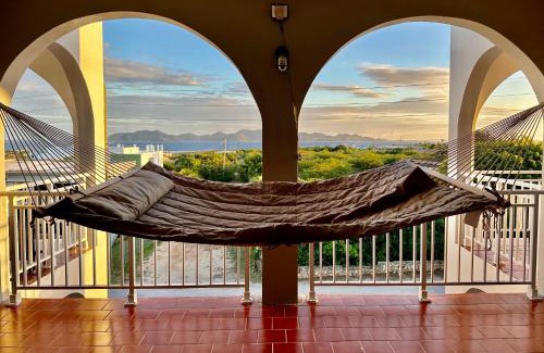 Little Harbour Apartment | Deany's Uptop Luxury Suite 6