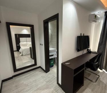 Bonaberi Hotel | Debolonia Palace Hotel