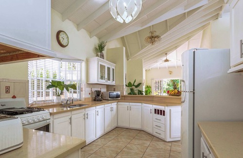 Gate Park Villa | Decaj 2BR in Cap Estate by Personal Villas - Ideal for Romantic Escapades