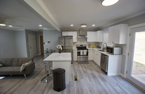 Belvedere Park House | Decatur 3-BR Bliss: Modern Comfort