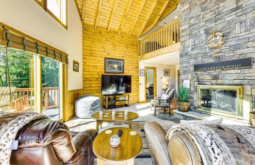 Mace House | Deck and Mtn Views Log Cabin By Snowshoe Mountain!