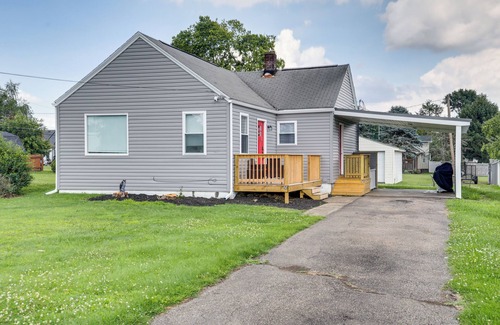 Natrona Heights Cottage | Deck & Patio: Inviting Abode in Natrona Heights!