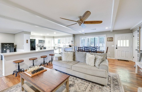 Hodgen Cabin | Deck & Views: Spacious ‘Lake House’ Escape