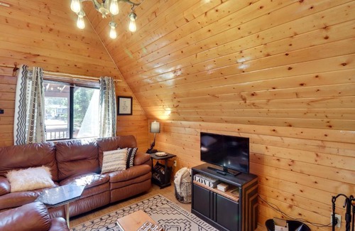 Overgaard House | Decks and Fire Pit Rustic-Modern Overgaard Cabin!