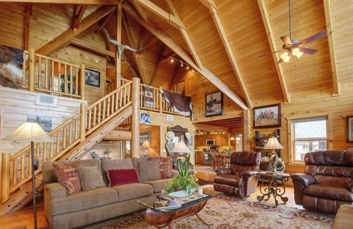 Vinita Cabin | Decks & Epic Views: Lakefront Langley Retreat!
