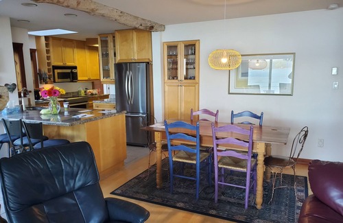 Regional District of Nanaimo Cottage | Deep Bay Ocean Front Cottage - Private Getaway with Hot Tub