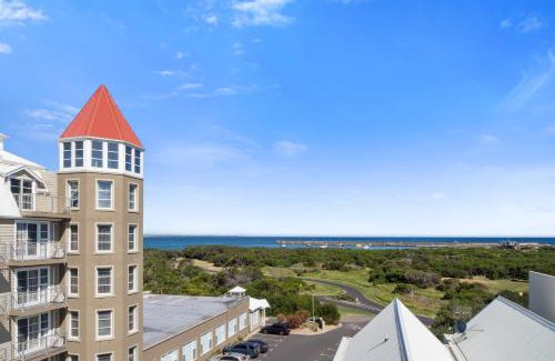 Warrnambool Hotel | Deep Blue Hotel & Hot Springs