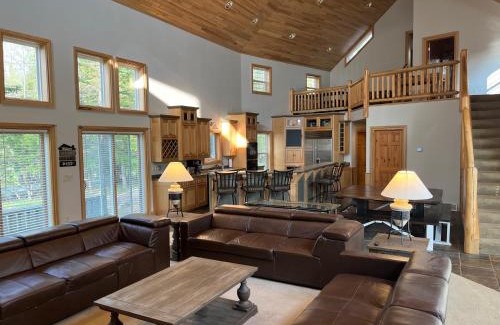 Stambaugh House | Deepwater Lodge Chicaugon Lake!