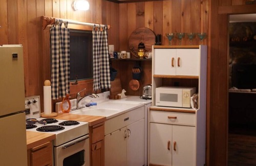 Woodsville Cabin | Deer Brook Cabin w/Hot Tub, Fireplace & Brook
