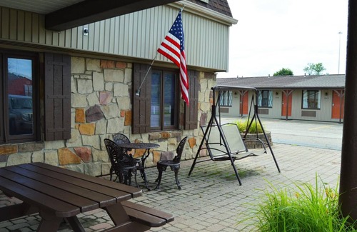 Cambridge Hotel | Deer Creek Motel