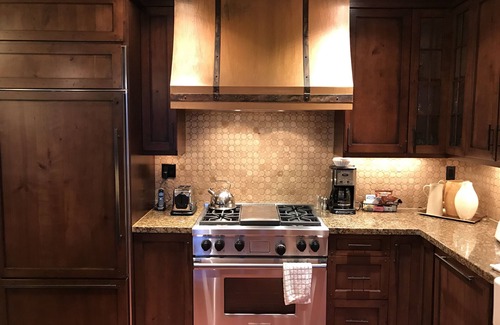 Empire Pass Condo | Deer Valley Ski-In/Ski-Out 2BR/2.5BA Arrowleaf Condo