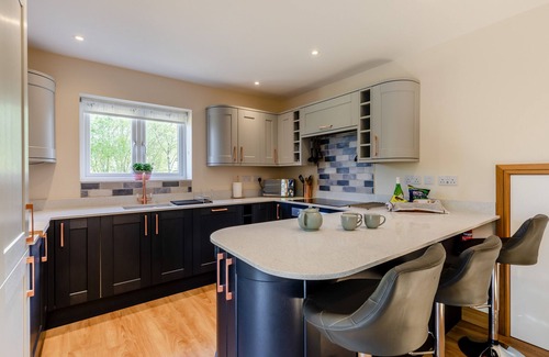 Honiton House | Defoe's View - Four Bedroom House, Sleeps 8