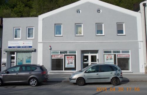Deggendorf Apartment | Deggendorf Zentral und Ruhig - 2 Zimmer Wohnung 4 Schlafplätze, Küche, Waschmaschine, Self Check in