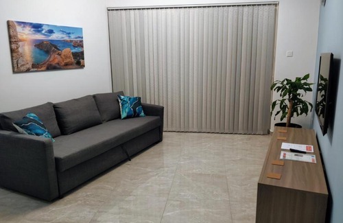 Naxxar Apartment | Deggies Apartments - spacious, modern apartment!