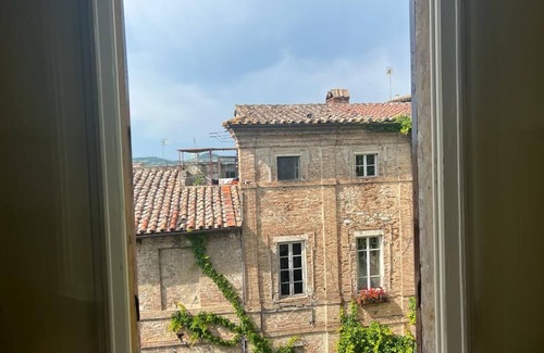 Old Town Apartment | Degli Oddi penthouse in the center in 1600 building a few steps from the cathedral