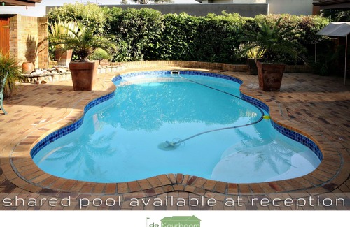 Trawal House | DeKeurboom Guesthouses. (Green Cottage)