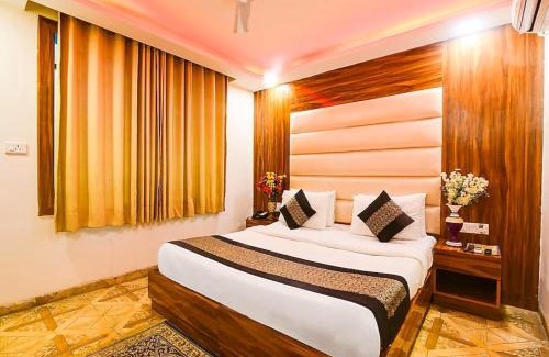 Delhi Cantonment Hotel | Del Fox Holidays New Delhi Connaught Palace 4 Minuit and 7 Minuit VFS Sivaji Stadium Metro Station