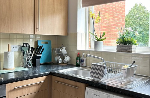 Stanhope House | Delight Marvel- Waltham Place 3 bedroom house