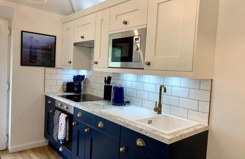 Halvergate House | Delightful 1 bed, 1 bath Norfolk Broads Guesthouse