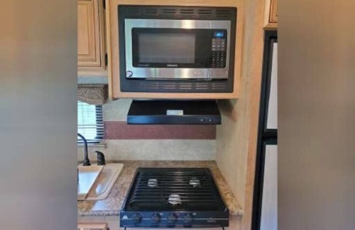 North Newport News House | Delightful 1 Bedroom RV Near Ft. Eustis